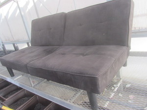 lot 147 image: Garage Futon