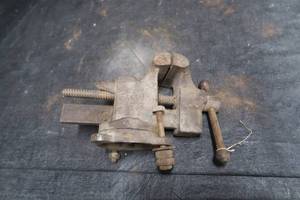 lot 81 image: VICE