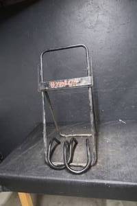 lot 85 image: WYPALL WIPERS STAND