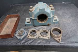 lot 89 image: PILLOW BLOCK BEARING