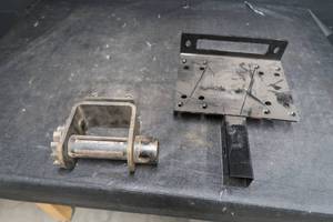 lot 90 image: HITCH ATTACHMENT SEMI STRAP HOLDER