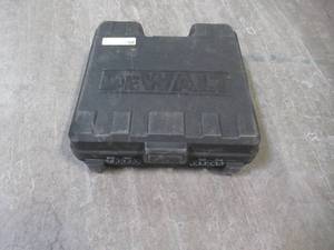 lot 4 image: DEWALT Pneumatic 15-Gauge DA Nailer DWFP72155