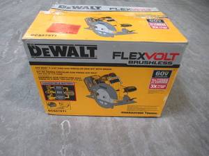 lot 6 image: DEWALT FLEXVOLT 60-Volt Lithium-Ion Cordless Brushless 7-14 in. Circular Saw DCS575T1