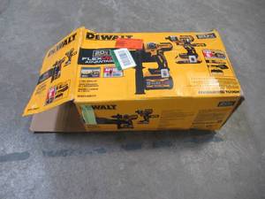 lot 9 image: DEWALT 20-Volt MAX Cordless Brushless Hammer DrillDriver Combo Kit with FLEXVOLT ADVANTAGE (2-Tool) DCK2100D1T1