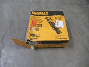 lot 12 image: DEWALT 20-Volt MAX Lithium-Ion 21-Degree Cordless Framing Nailer DCN21PLM1