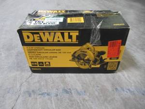 lot 16 image: DEWALT 15 Amp 7-14 in. Lightweight Circular Saw DWE575