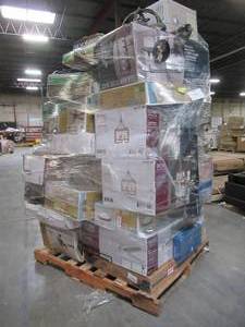 lot 216 image: WHOLESALE MIXED PALLET OF MISCELLANEOUS LIGHTING AND CHANDELIERS