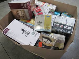 lot 217 image: WHOLESALE MIXED PALLET OF MISCELLANEOUS LIGHTING AND CHANDELIERS