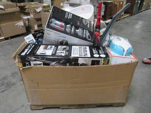 lot 218 image: WHOLESALE MIXED PALLET OF MISCELLANEOUS HOUSEWARES AND VACUUMS