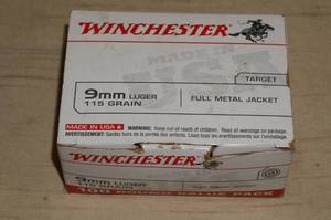 lot 22 image: 100 Winchester 9mm Luger 115 Gr FMJ Ammo