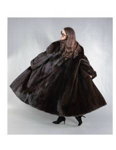 lot 1 image: Natural Full Length Fully Let Out Female Ranch Mink Fur Coat