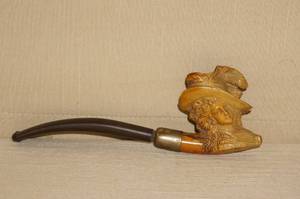 lot 5 image: Vintage Carved Head Pipe