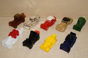 lot 28 image: Avon Vehicle Collectors Bottles - Classic Cars