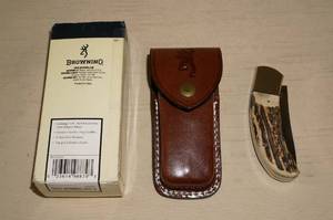 lot 101 image: Browning Model 509 Collector Folding Blade Knife with Sheath