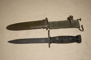 lot 97 image: US Imperial M7 Bayonet with Sheath