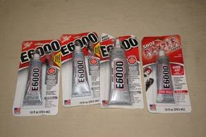 lot 138 image: 4 Tubes of E6000 Glue