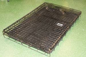 lot 157 image: Large Pet Lodge Collapsible Dog Crate