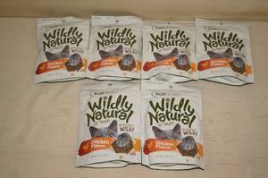 lot 180 image: Fruitables Wildly Natural Cat Treats