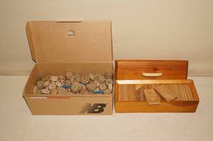 lot 117 image: Tinker Toys and Wood Domino Set