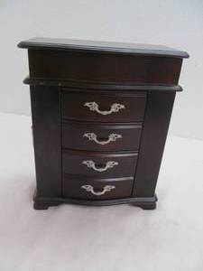 Jewelry box