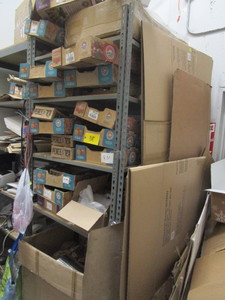 lot 206 image: HEAVY DUTY STEEL SHELVING