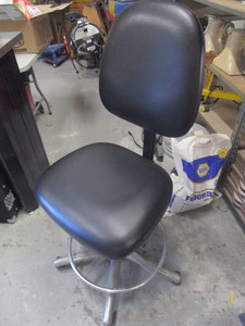 lot 249 image: DELUXE HYDRAULIC STOOL