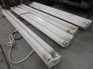 lot 324 image: FLUORESCENT LIGHT FIXTURES