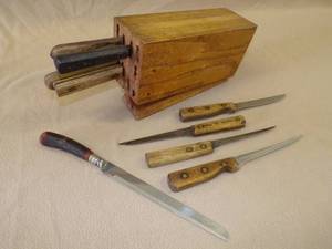 Vintage Knife Block with Vintage Knifes