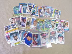 Vintage Topps Baseball Cards Reggie Jackson, Tim Raines Rookie and More