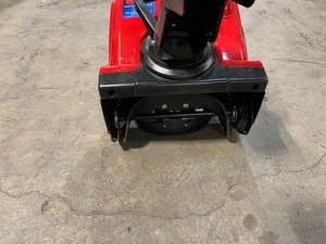 lot 45 image: Toro Power Clear 518 ZE 18 in. Single-Stage Gas Snow Blower In working conditions see pictures and description