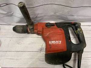 lot 12 image: Hilti TE76-ATC Hammer Drill (Sold $575 On Ebay)