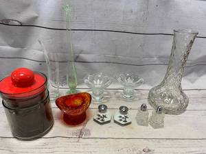 lot 38 image: Vintage Glass Jars, Salt Come Up PepperShakers