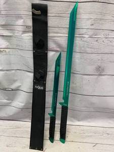 lot 50 image: Tactical MasterDualKnife Set &Sheath