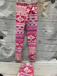 lot 58 image: Setof 3 New KidsSize SmallLeggings