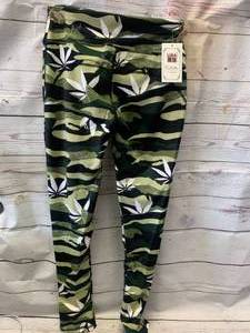 lot 69 image: New Womens Cannabis Legging Size Small