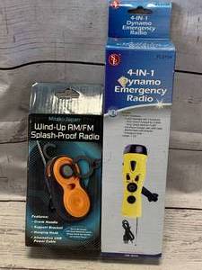 lot 110 image: Emergency 4 in 1 Radio & Windup Radio
