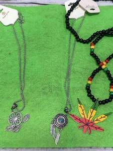 lot 144 image: Lot of 3 Fashion Necklaces