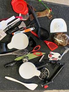 lot 153 image: Housewares Lot #1