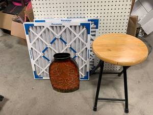lot 187 image: Art Vase, Chair, 2 Air Filters 20x20x2