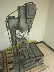 lot 704 image: BOICE CRANE DRILL PRESS, WITH VISE