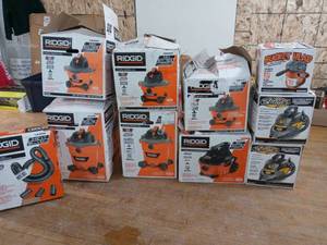 lot 87 image: Sorted lot of Wetdry vacumm by Ridgid & Stinger mixed conditions SEE PICTURES