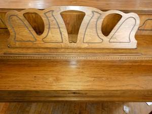 lot 96 image: Oakwood upright Aeolian player piano- slightly damaged - used SEE PICTURES