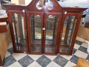 lot 97 image: 1990s Vintage Thomasville 4 Door Cherry Breakfront China Cabinet- slightly scratched, used - SEE PICTURES