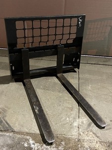 Skid-Loader Pallet Forks