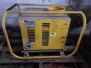 lot 22 image: Pelsue Cooling Unit 4200 BTU (Works With Lot #16)