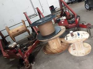 lot 29 image: 4-Empty Spools 3-Wood, 10Plastic (Large One Is 42x35)