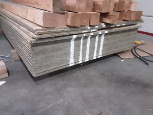 lot 35 image: 14 Pieces 4x8x34 & 3 Pieces 4x8x12 OSB