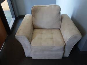 lot 43 image: Cream Upholstered Over Size chair 44 Wide x 34 Deep