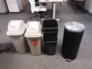 lot 60 image: Lot Of Office Trash Cans