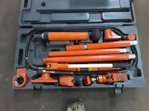 lot 96 image: 10-Ton Portable Puller Kit
